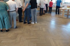 Anstehen am Brunch-Buffet